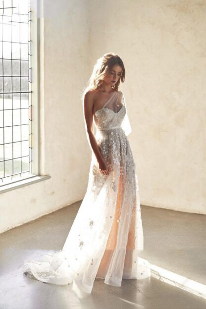 Купить Beach Wedding Dresses A Line One Shoulder sexy Lace 3D Flowers Gowns Vestidos De Novia Boho Bride
