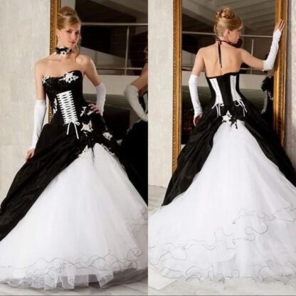 Купить Classic Black And White Ball Gown Wedding Dresses Strapless Backless Corset Victorian Gothic Plus Size Wedding Bridal Gowns