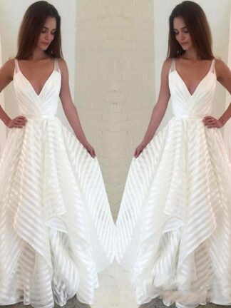 Купить 2020 Country Deep V Neck Spaghetti Wedding Dress Tiers Stripes Tulle Bridal Gown Robe de mariee BC0856