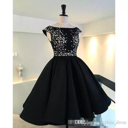 Купить 2022 Arrival Little Black Dresses A Line Beaded Cocktail Sexy Backless Ruffles Ball Gown Short Party Prom Homecoming robes de soirée