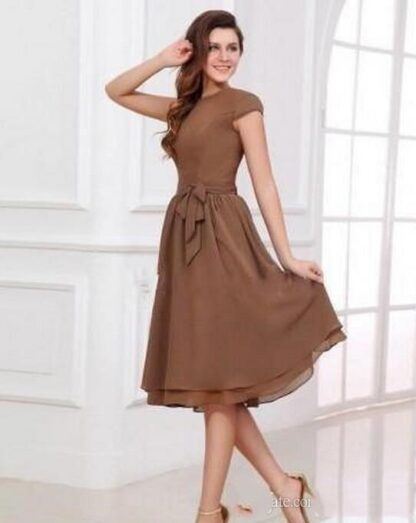 Купить Simple Modest Chiffon Bridesmaid Dresses Short Sleeves Crew Neck A-line Guests Gowns Knee Length Charming evening Gown