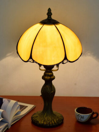 Купить Free shipping European simple table lamp retro Tiffany yellow glass table lamp restaurant bedroom bar hotel bedside table lamp TF075