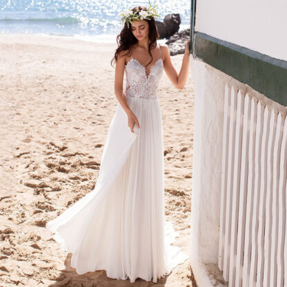 Купить A-Line Gowns Wedding Dresses White Lace Beach Boho Appliques Bridal Spaghetti Straps vestido de noiva Backless Chiffon