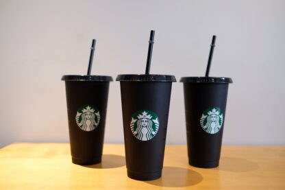 Купить Starbucks 24oz/710ml Plastic Mugs Tumbler Reusable Black Drinking Flat Bottom Cup Pillar Shape Lid Straw Cups 50 pcs