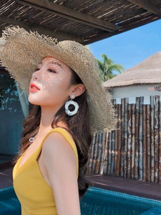 Купить New Fashion Wide Brim Hats Summer For Women Retro Flat Hat Hand-made Hollow Design Raffia Straw Ladies Outdoor Sun Protection Beach