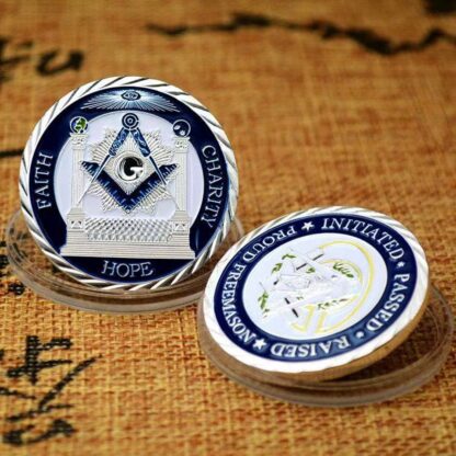 Купить 50pcs Non Magnetic Masonic Commemorative Badge Craft Freemason Medal Silver Plated Coin Association Under A Brotherhood of Man