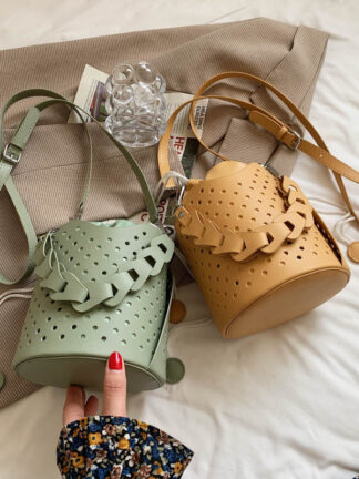 Купить 2021 new personalized drawstring women's bag portable bucket style hollow one shoulder handbag