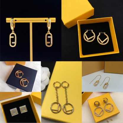 Купить Letter Design Earrings Stud Circle Simple Hoop Earring New Elegant Fashion for Woman Top Quality 7 Option