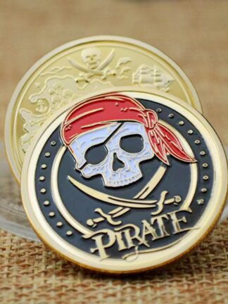 Купить Non Magnetic Challenge Badge Craft Skull Pirate Ship Gold Plated Treasure Coin Lion of The Sea Running Wild Collectible Vaule Medal