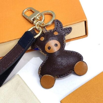 Купить Designer Fashion Keychains OX Cattle Cow Keychain Men High Quality Car Keyring Holder Women Bull Pendant Key Bag Chains