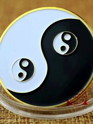 Купить 50pcs Non Magnetic Souvenir Coin 24k Gold Plated Chinese Yin And Yang Eight Diagrams Tai Chi Taoist Chip Collectible Badge GIft