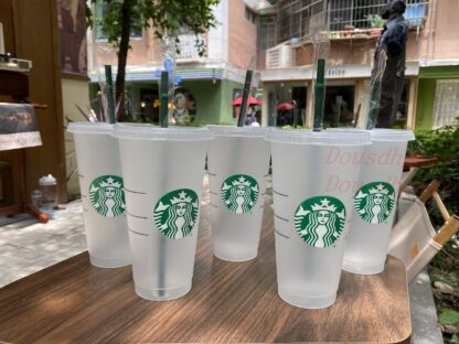 Купить The mermaid 5pcs Mug 24oz Tumblers Plastic Drinking Juice Cup With Lip And Straw Magic Coffee Mug Costom Starbucks plastic Transparent cup