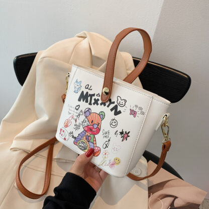 Купить 2021 summer fashion cartoon printed women's bag animation graffiti Bucket Style Messenger Handbag