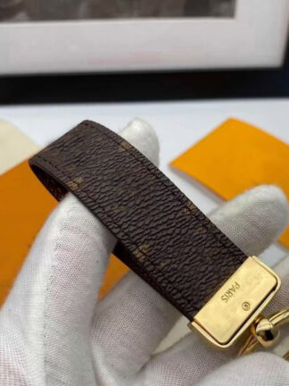 Купить Luxury designer Keychain Buckle lovers Car key-ring Handmade Leather Designers Keychains Men Women Bag key rings Pendant Accessories 4 Color