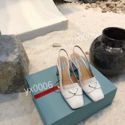Купить 2022 Women Designer Boots Martin Desert Boot Flamingos Love Arrow Real Leather Medal Coarse Non-Slip Winter Shoes ds200815