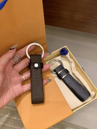 Купить Fashion Car Keychain Key Buckle Letter Design Handmade Leather Keychains Men Women Bag Pendant Accessories 7 Option Top Quality