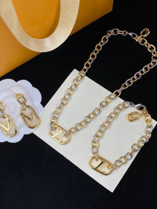 Купить New Dangle Bracelet Necklace Earrings Pendants Suit Street fashion Letter Design for Man Woman Unisex Chain Bracelets Necklaces Jewelry High Quality